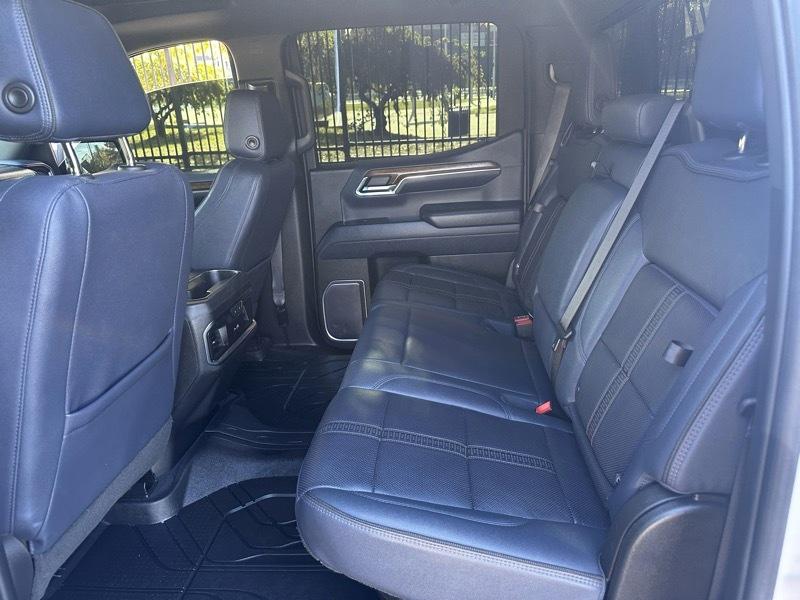 Chevrolet Silverado 1500 High Country Crew Cab 4WD 2023
