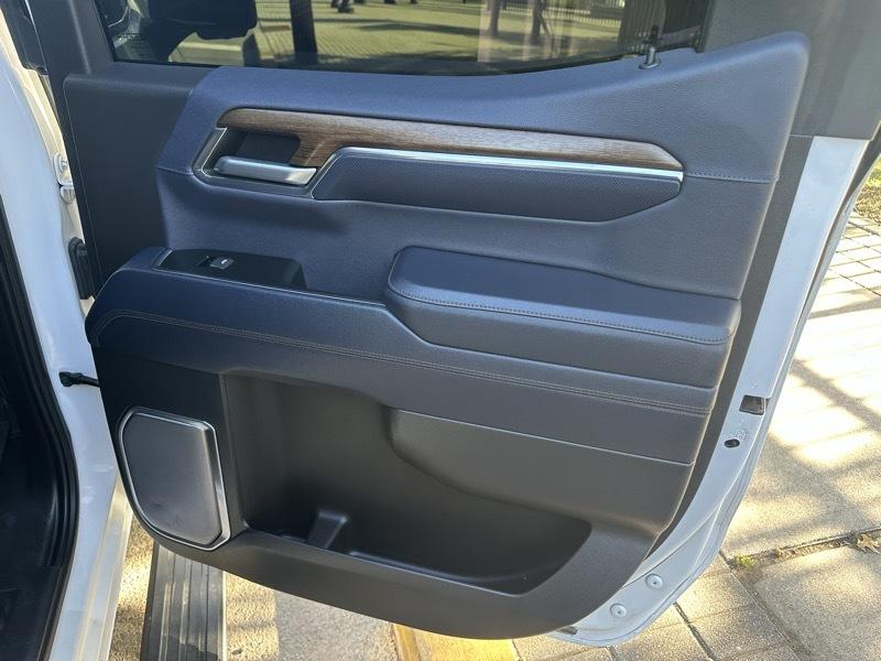 Chevrolet Silverado 1500 High Country Crew Cab 4WD 2023