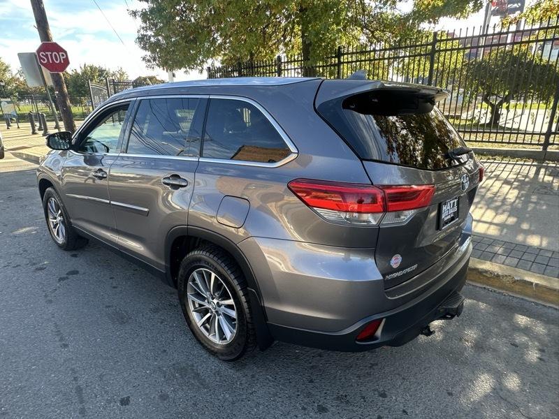 Toyota Highlander XLE AWD V6 2019