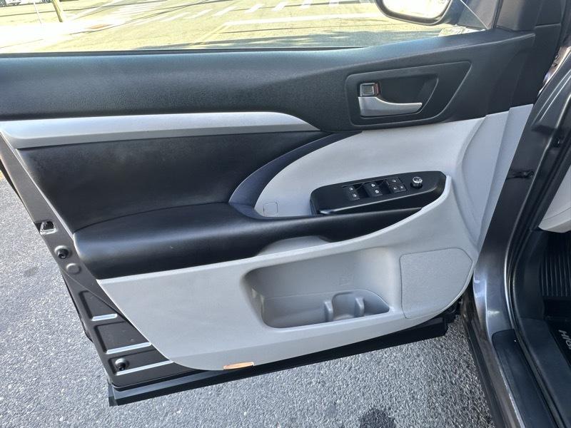 Toyota Highlander XLE AWD V6 2019