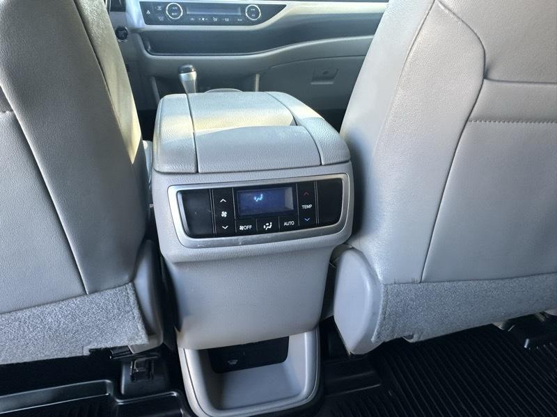 Toyota Highlander XLE AWD V6 2019