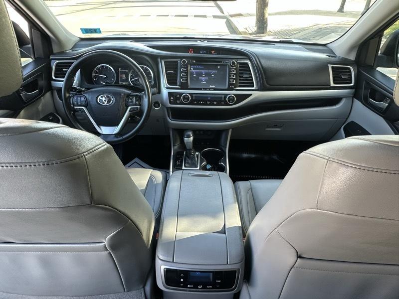 Toyota Highlander XLE AWD V6 2019