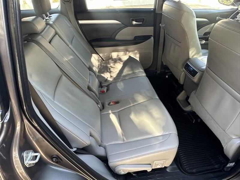 Toyota Highlander XLE AWD V6 2019