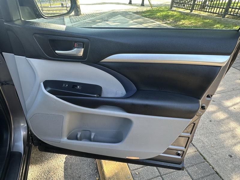 Toyota Highlander XLE AWD V6 2019