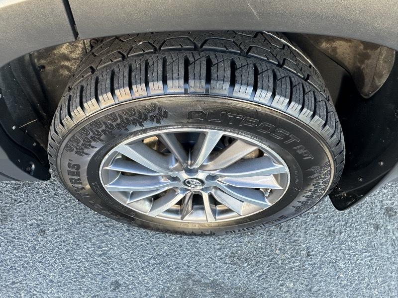 Toyota Highlander XLE AWD V6 2019