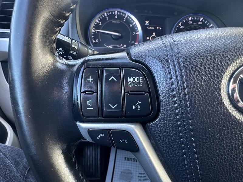 Toyota Highlander XLE AWD V6 2019