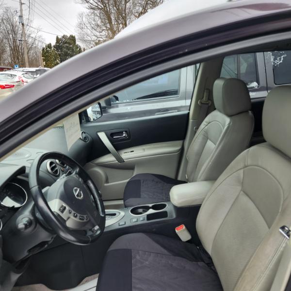 Nissan Rogue S AWD 2012