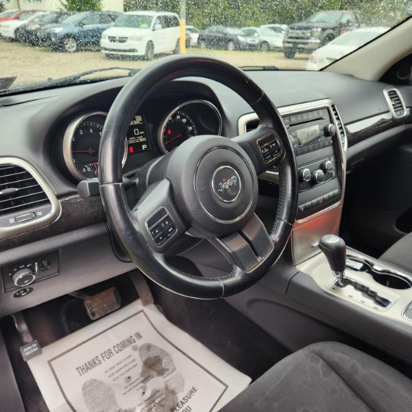 Jeep Grand Cherokee Laredo 4WD 2011
