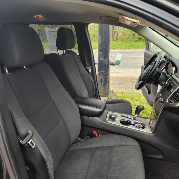 Jeep Grand Cherokee Laredo 4WD 2011