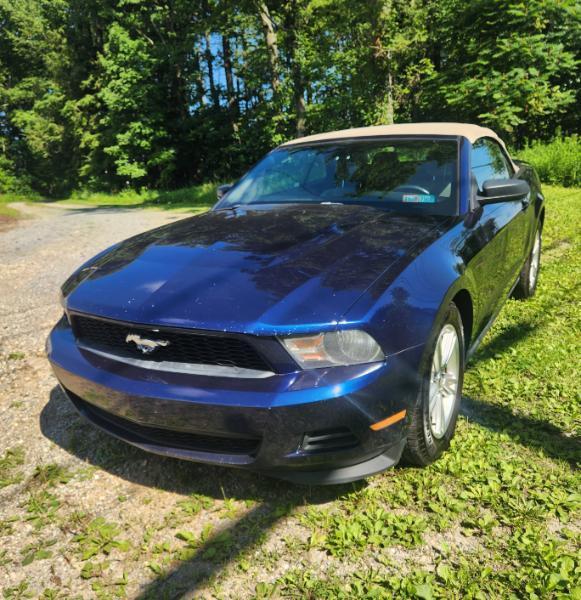 Ford Mustang V6 Convertible 2012