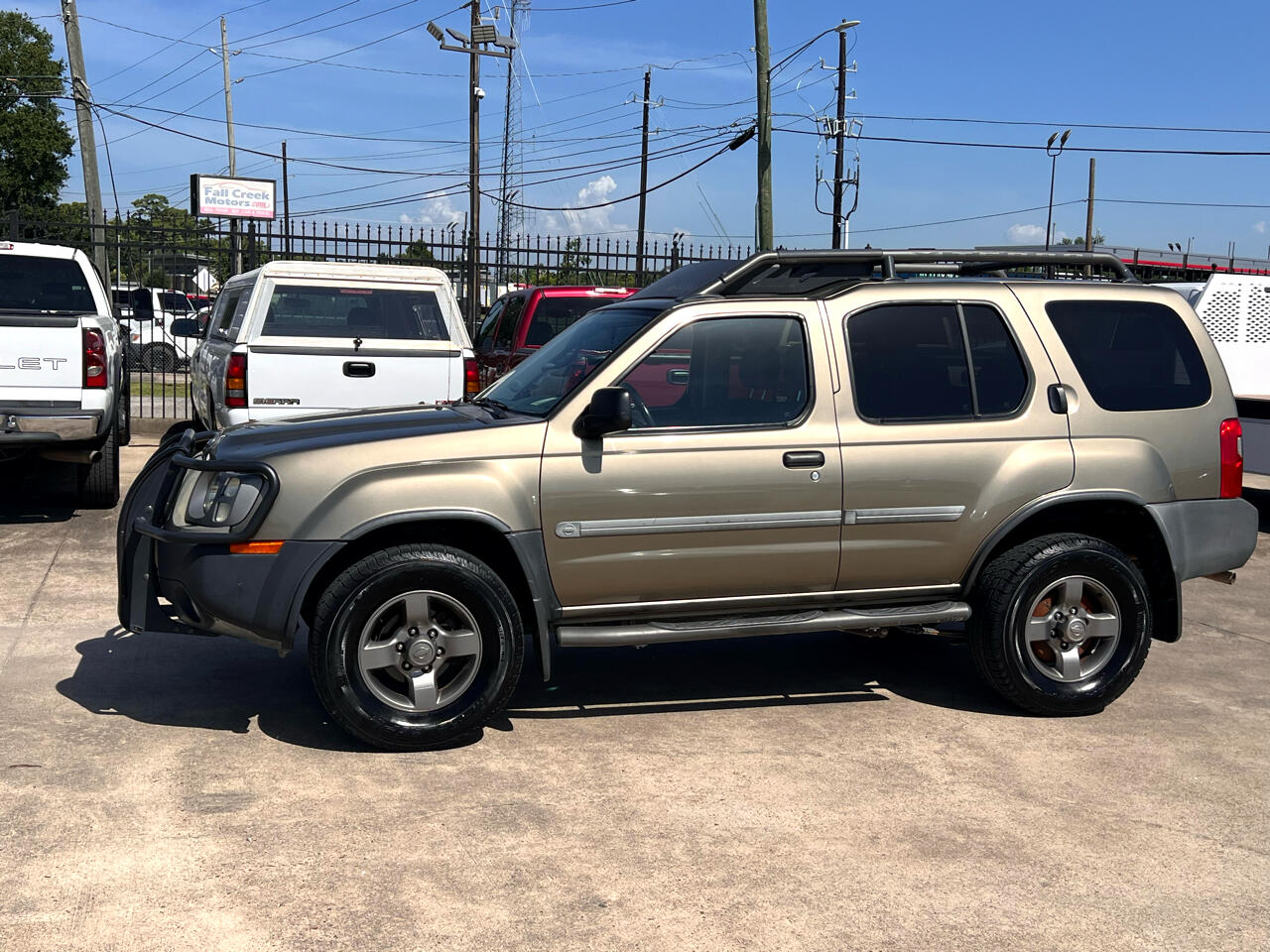 2002 Nissan Xterra SE Base photo 3