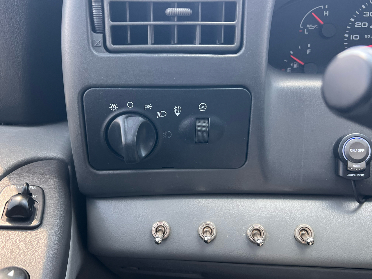 Ford F-350 SD Lariat Crew Cab 4WD 2004 Ford F-350 SD Lariat Crew Cab 4WD 2004