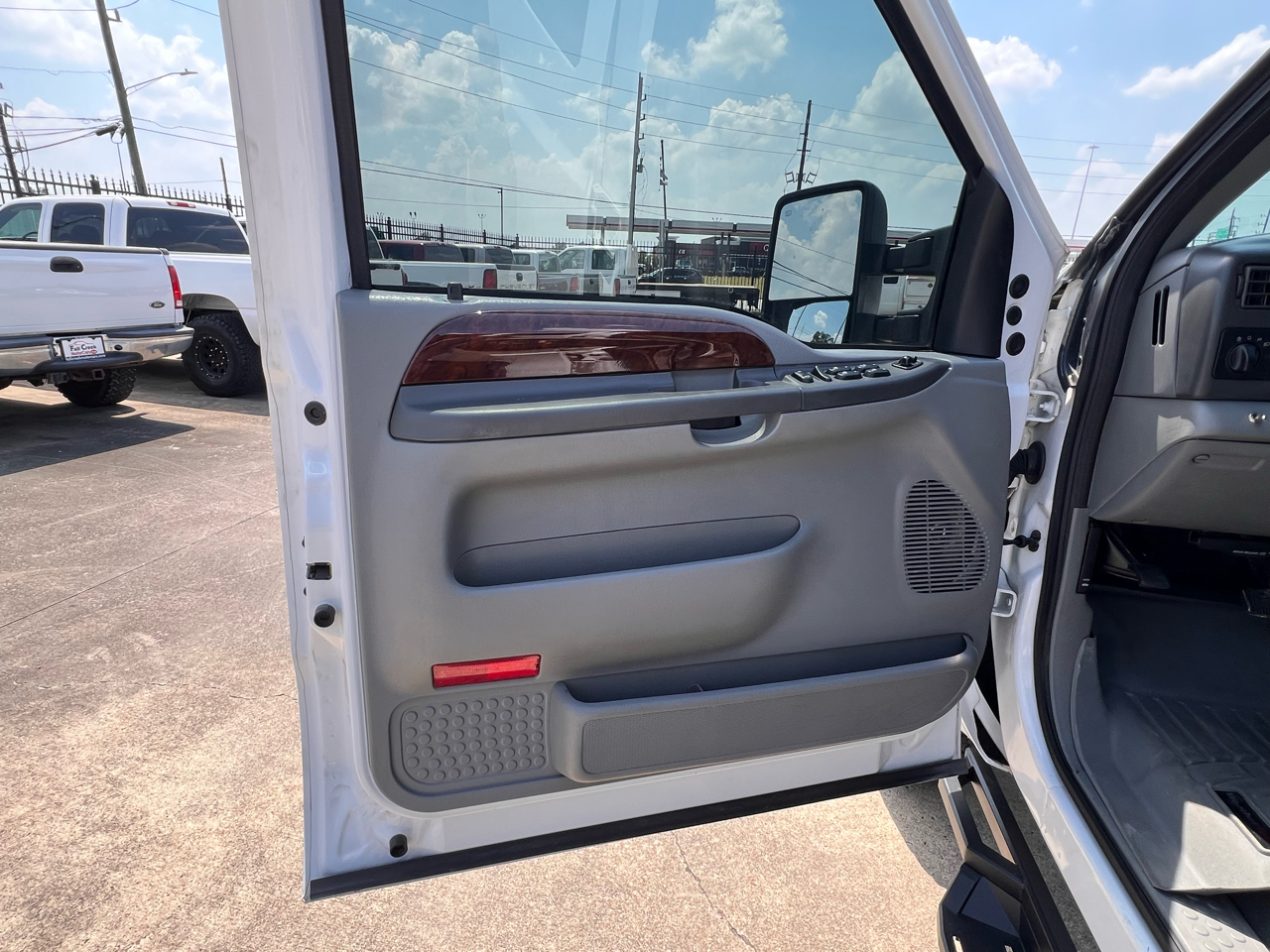 Ford F-350 SD Lariat Crew Cab 4WD 2004 Ford F-350 SD Lariat Crew Cab 4WD 2004