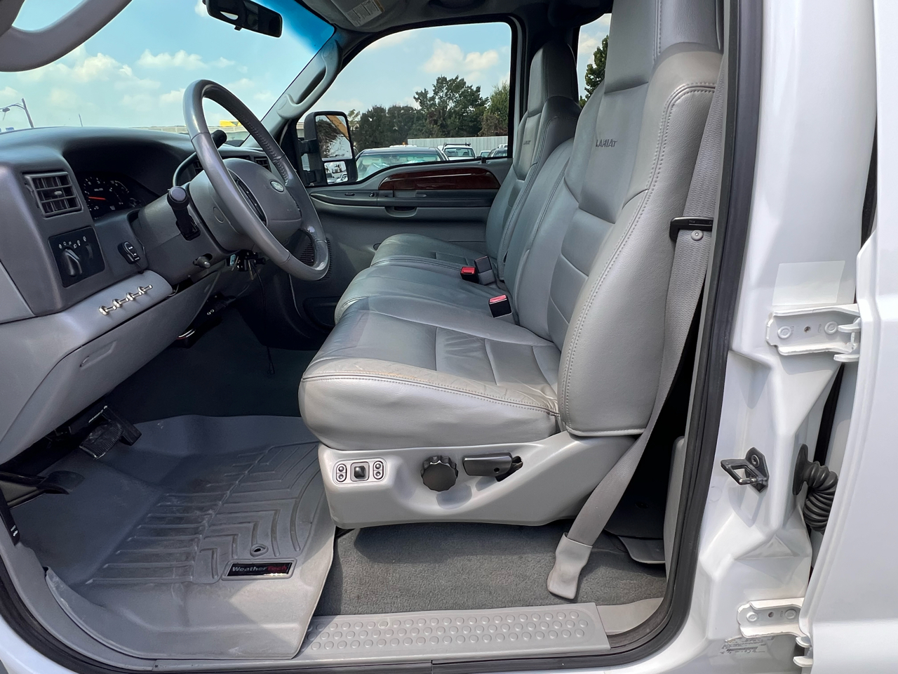 Ford F-350 SD Lariat Crew Cab 4WD 2004 Ford F-350 SD Lariat Crew Cab 4WD 2004