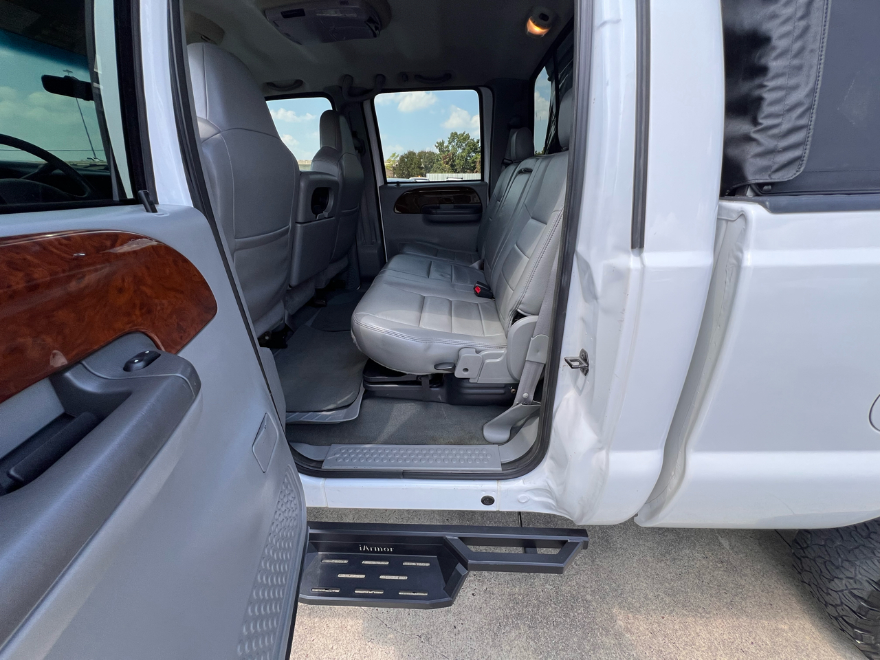 Ford F-350 SD Lariat Crew Cab 4WD 2004 Ford F-350 SD Lariat Crew Cab 4WD 2004