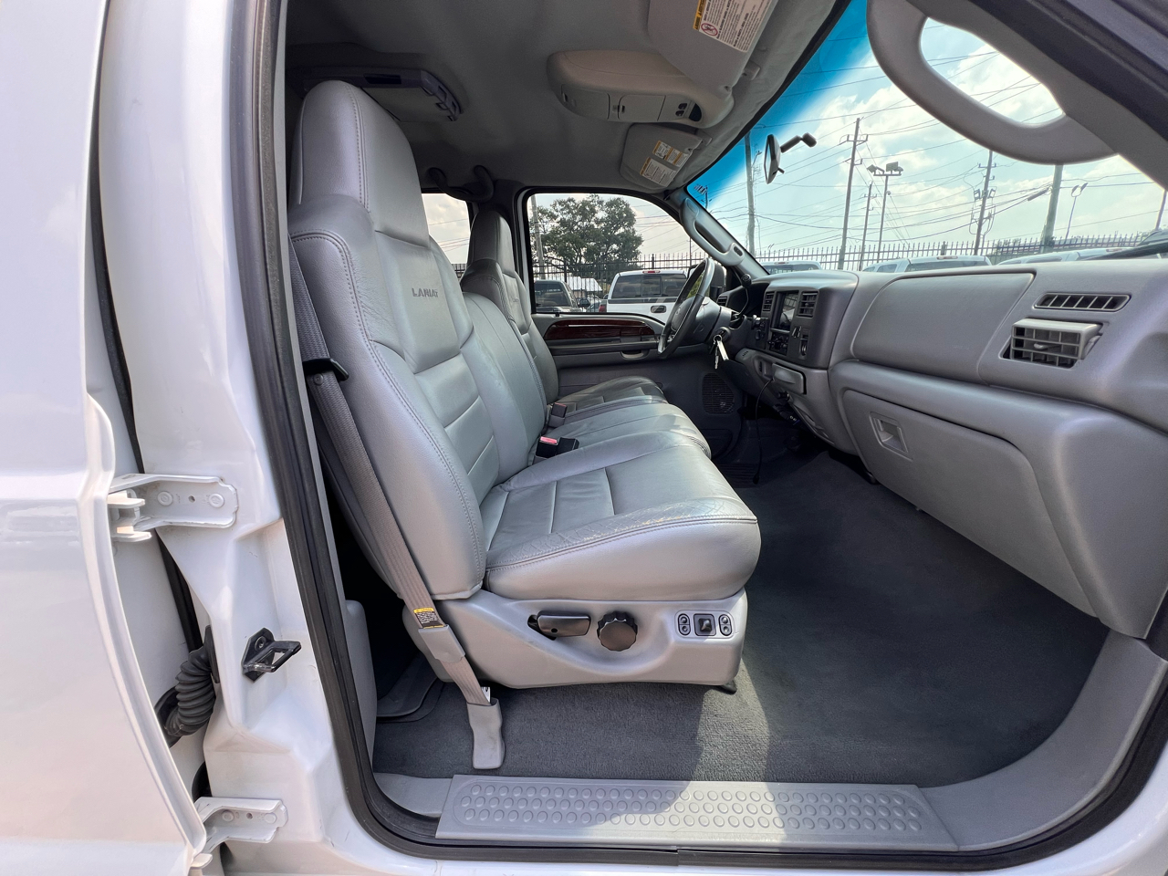 Ford F-350 SD Lariat Crew Cab 4WD 2004 Ford F-350 SD Lariat Crew Cab 4WD 2004