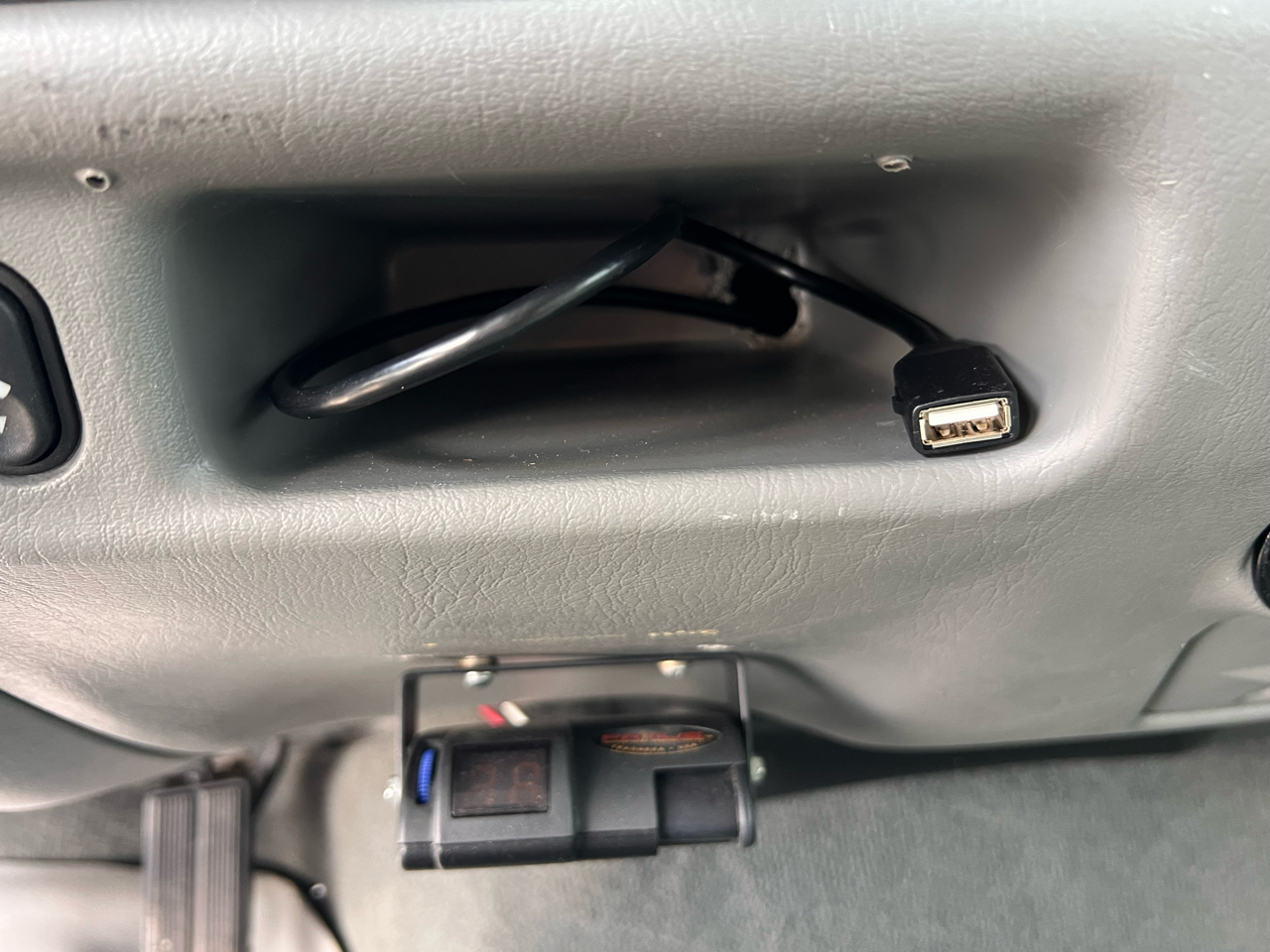 Ford F-350 SD Lariat Crew Cab 4WD 2004 Ford F-350 SD Lariat Crew Cab 4WD 2004