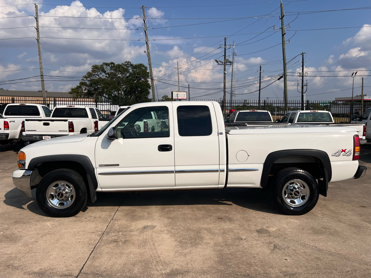 2001 Gmc Sierra 2500 SLE photo 3