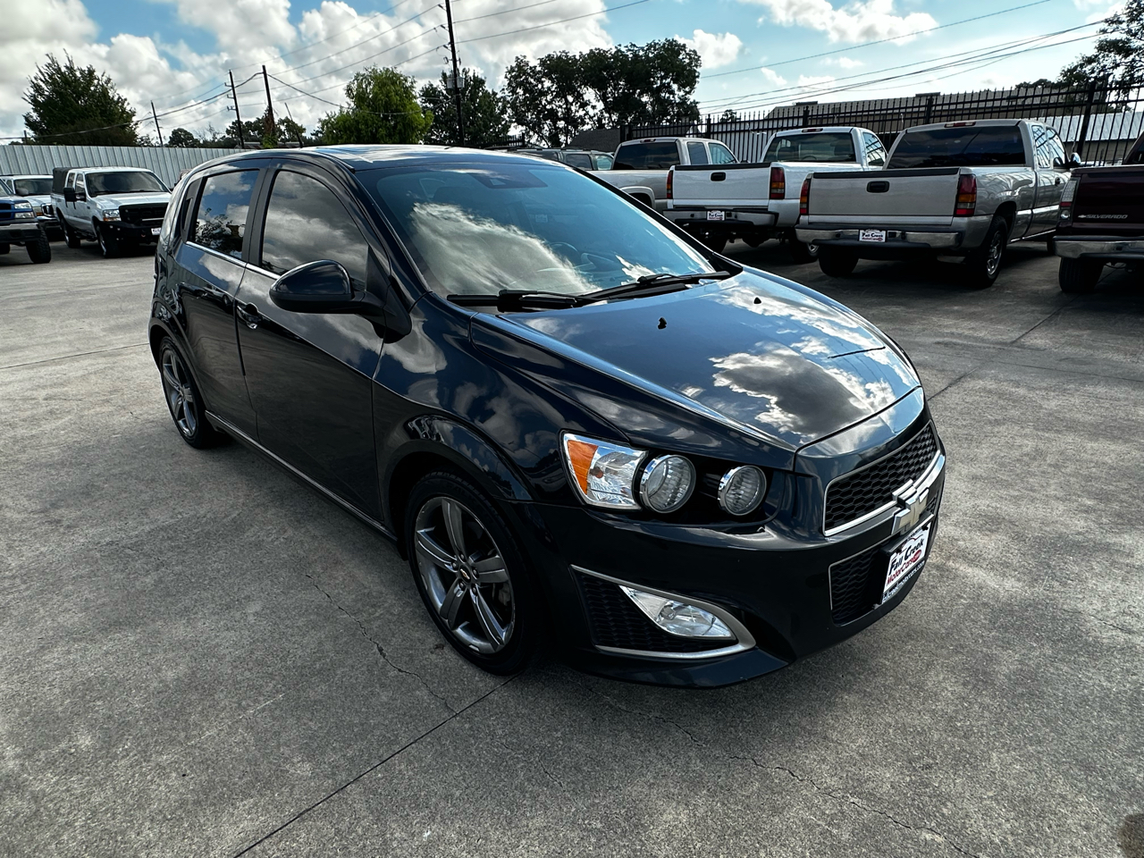 2014 Chevrolet Sonic RS photo 2