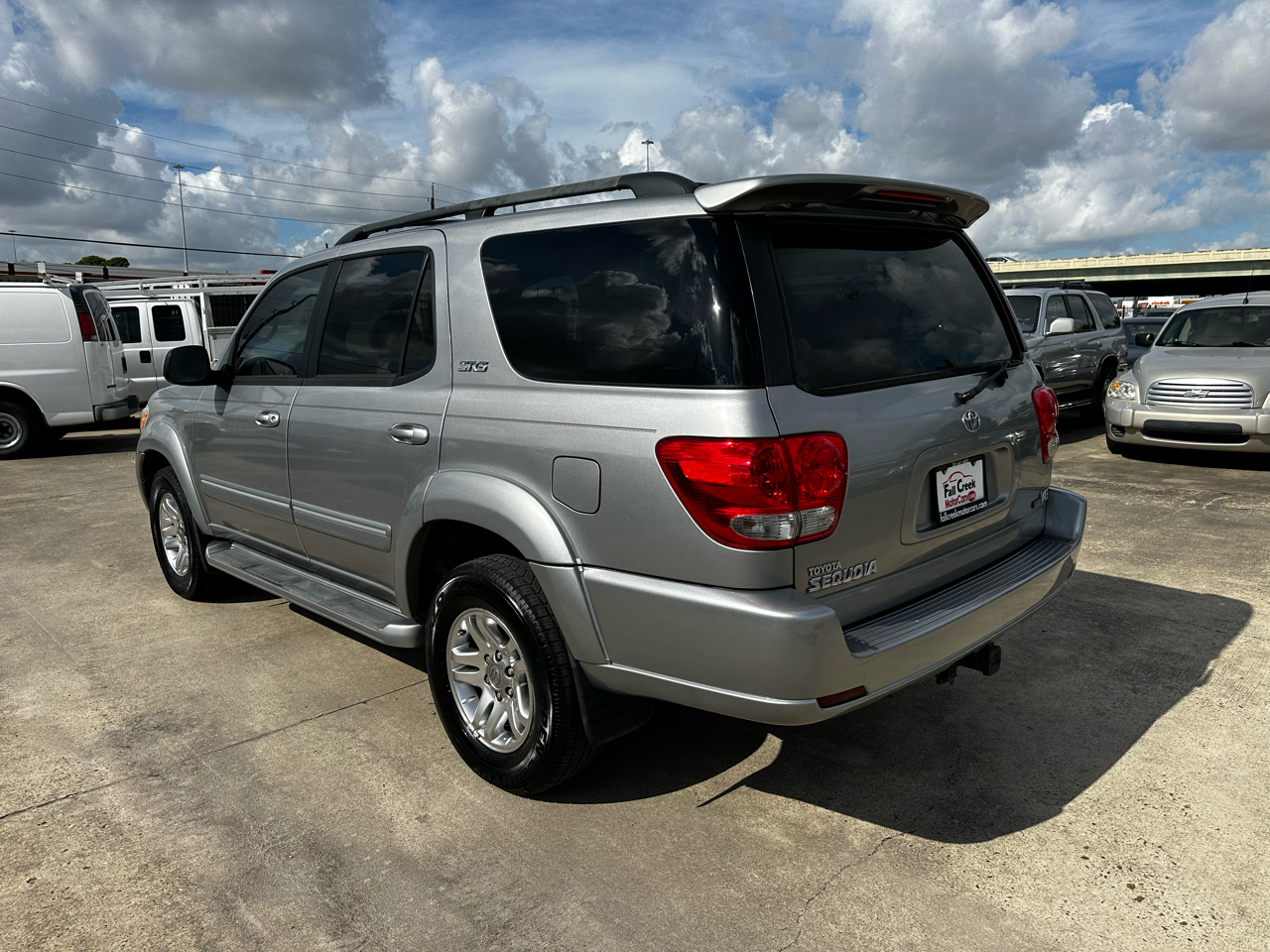 2005 Toyota Sequoia SR5 photo 3