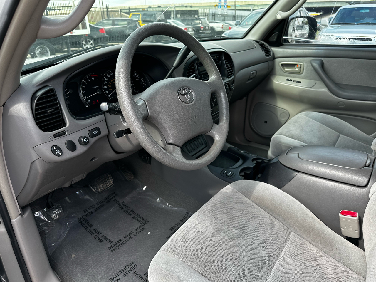 2005 Toyota Sequoia SR5 photo 13