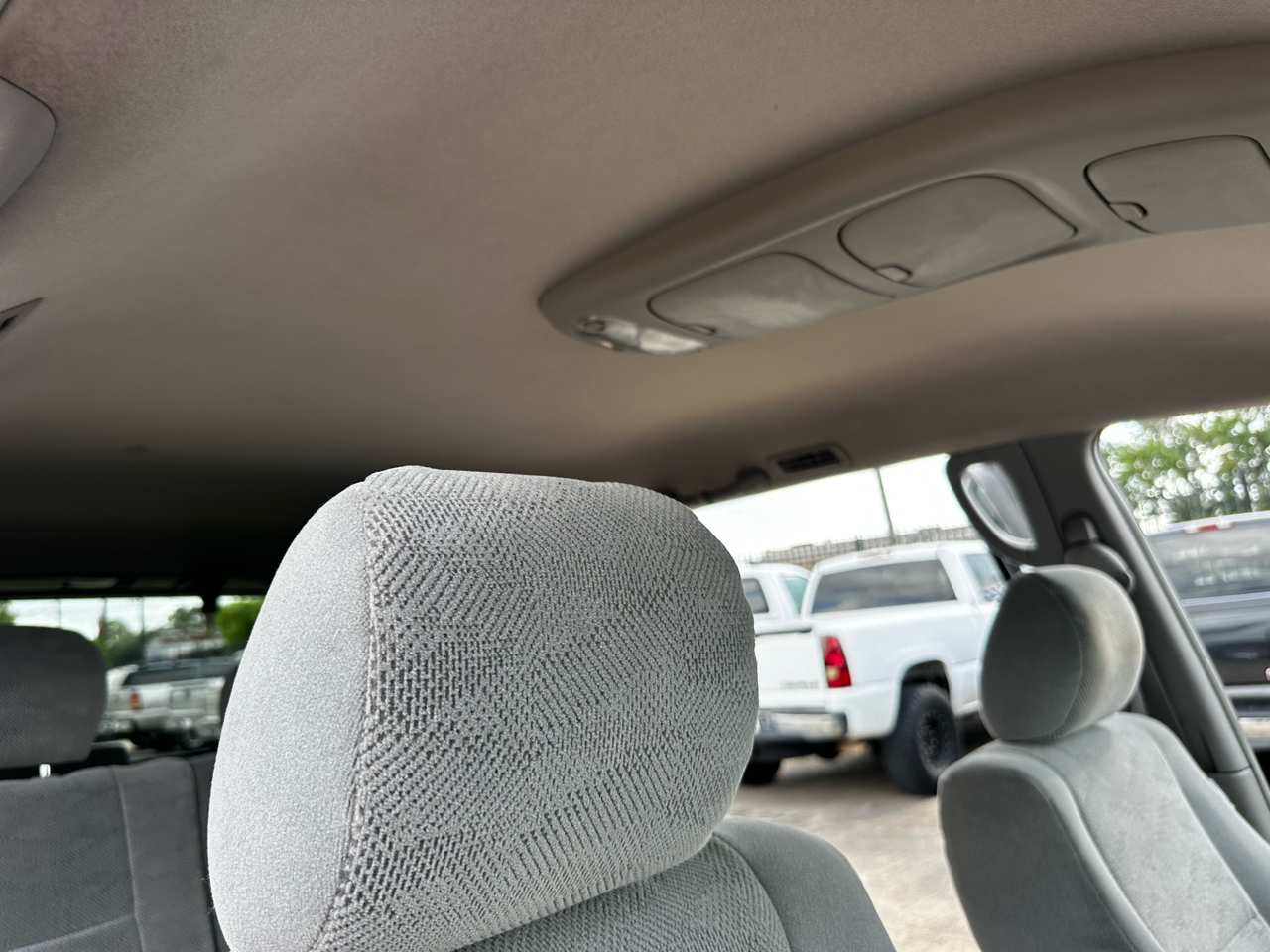 2005 Toyota Sequoia SR5 photo 21