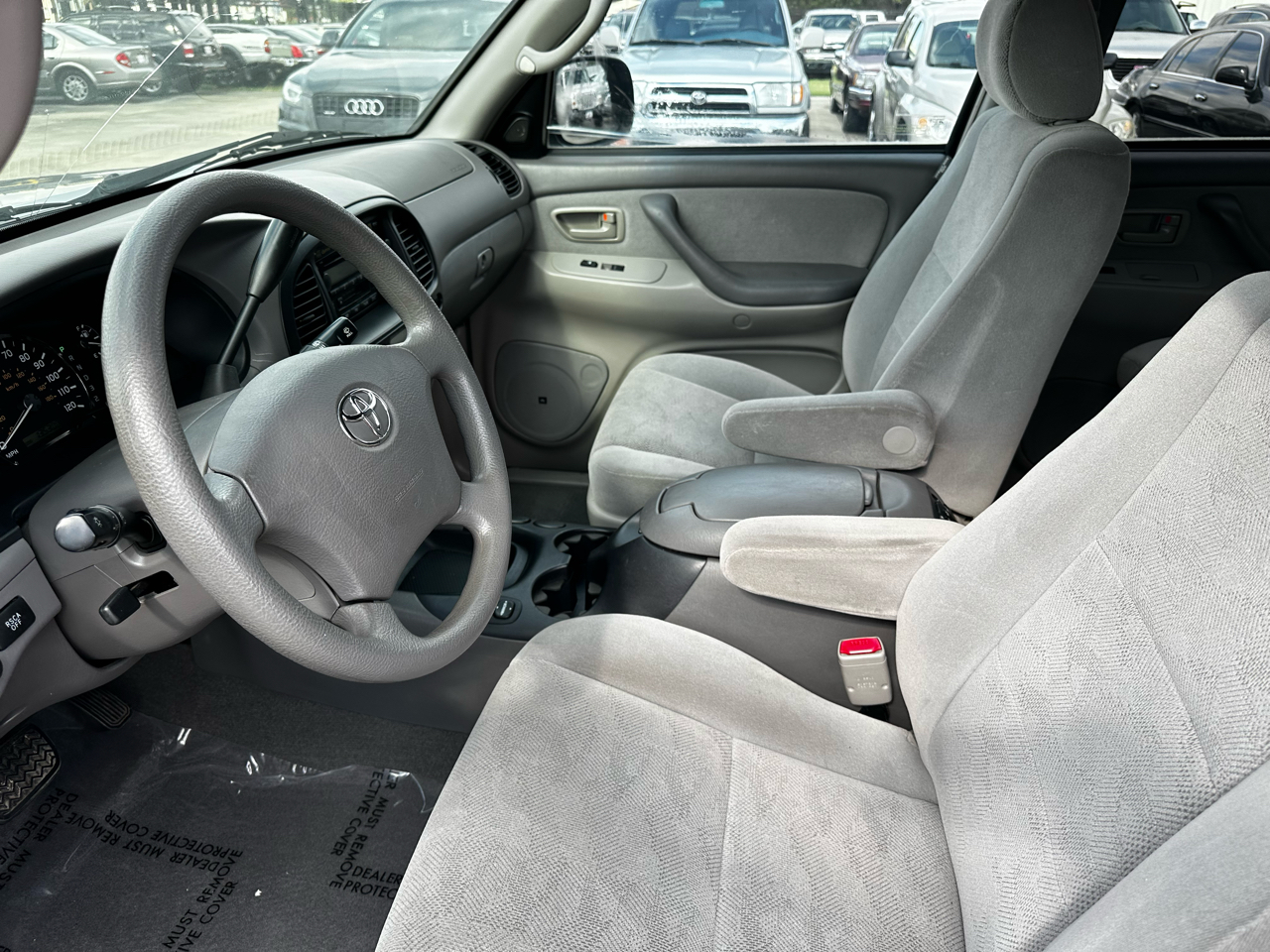2005 Toyota Sequoia SR5 photo 28