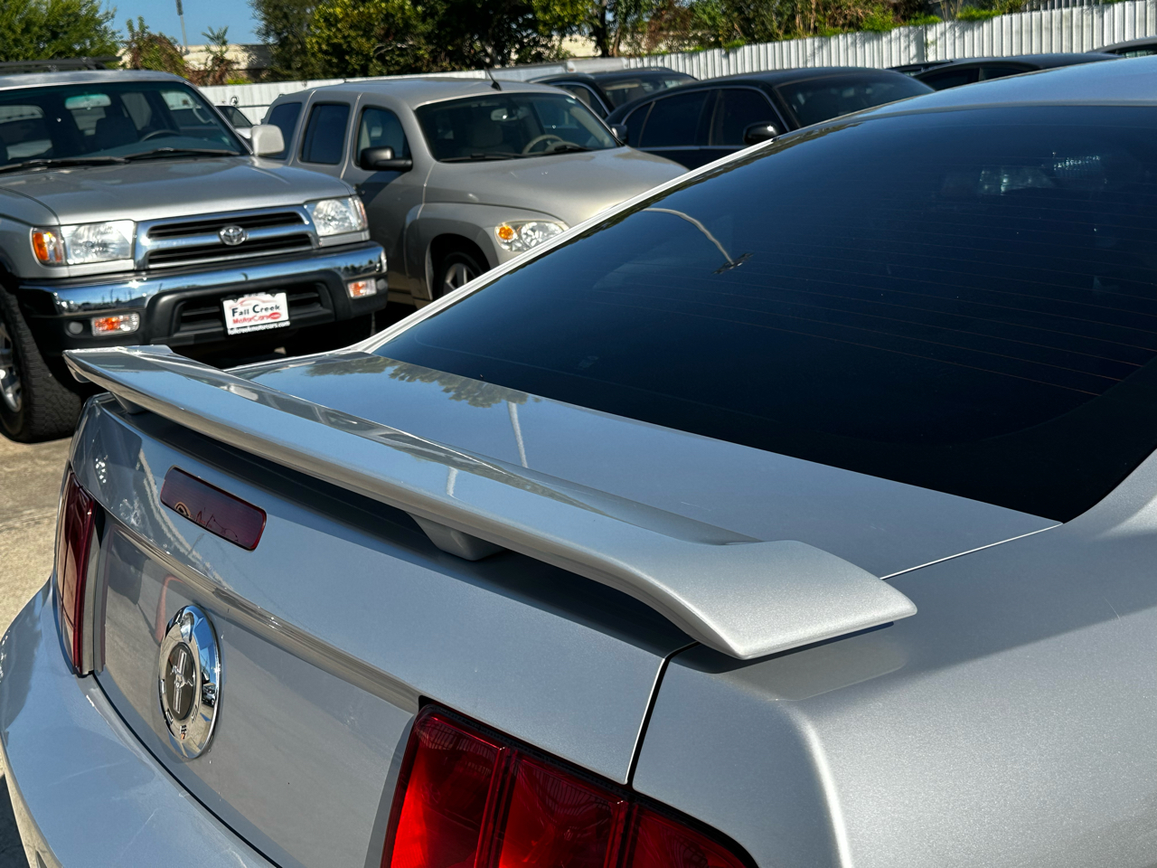 2005 Ford Mustang V6 Deluxe photo 32