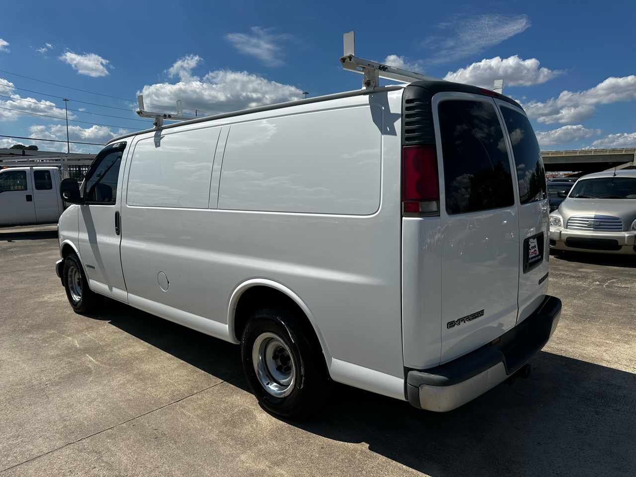 2001 Chevrolet Express 1500 Cargo photo 2