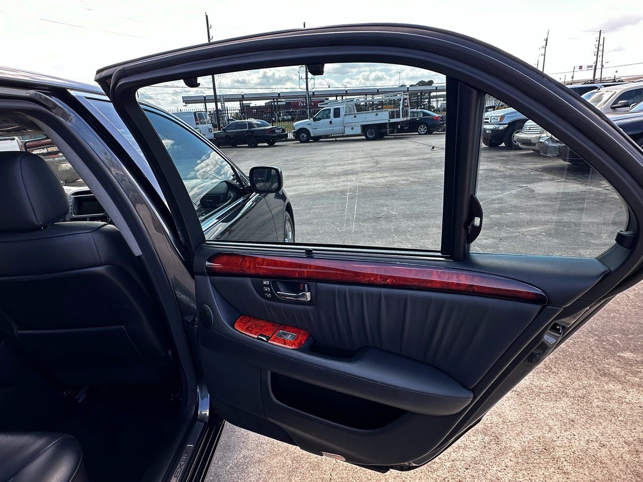 2005 Lexus LS 430 Luxury photo 22