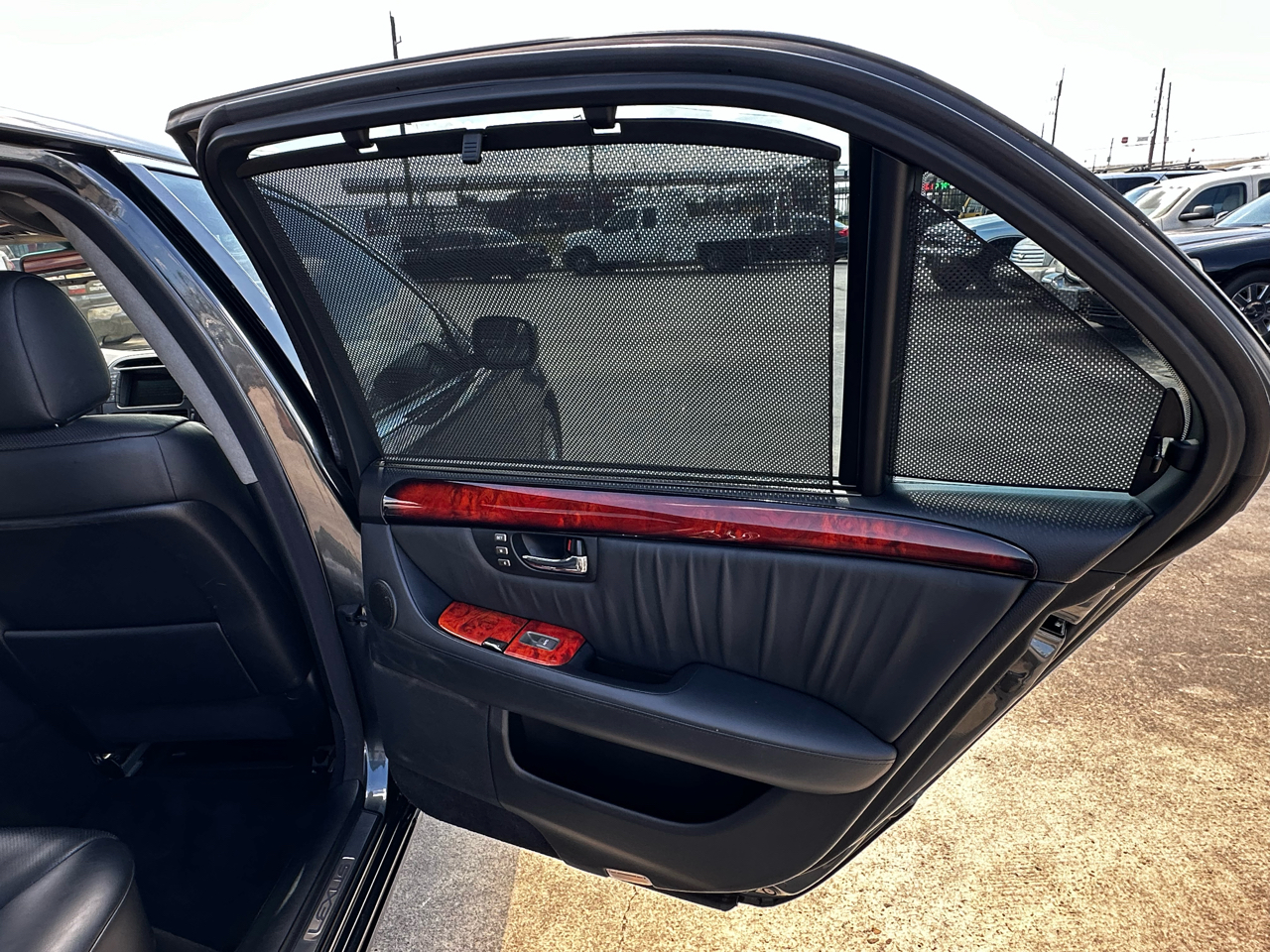 2005 Lexus LS 430 Luxury photo 23