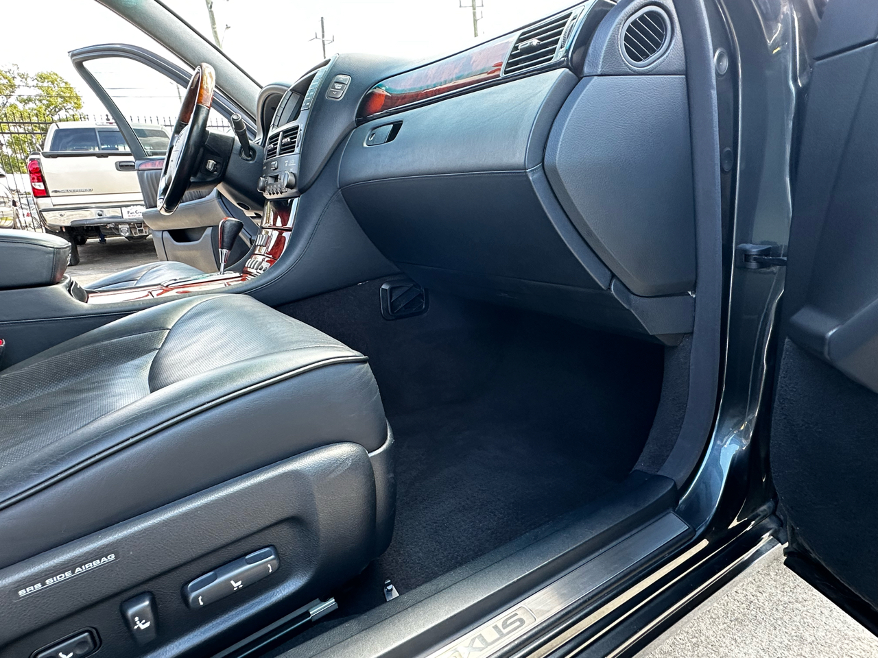 2005 Lexus LS 430 Luxury photo 29