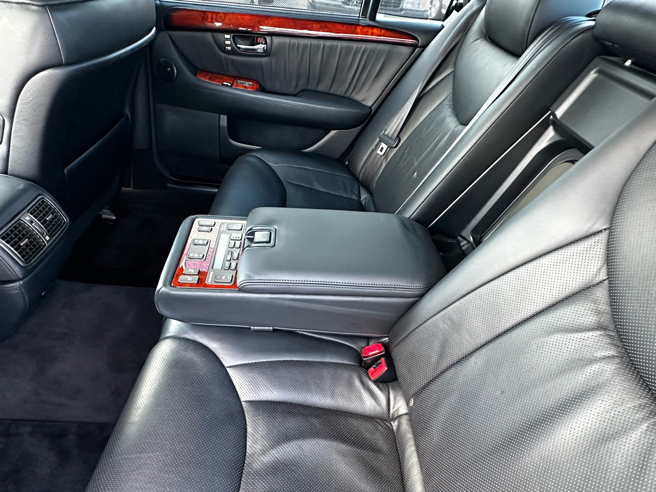 2005 Lexus LS 430 Luxury photo 46