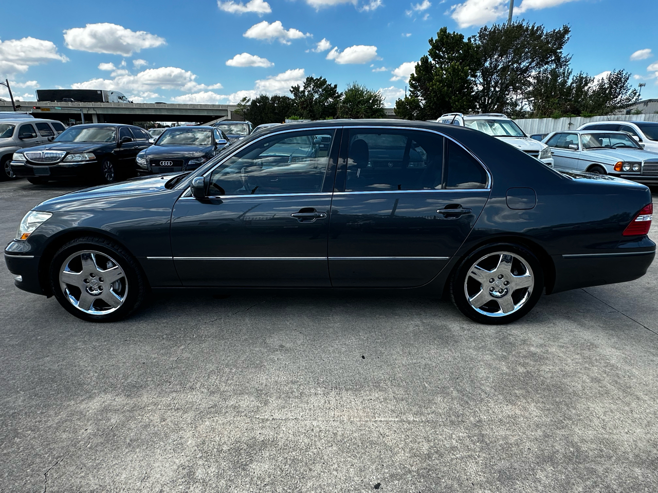 2005 Lexus LS 430 Luxury photo 2