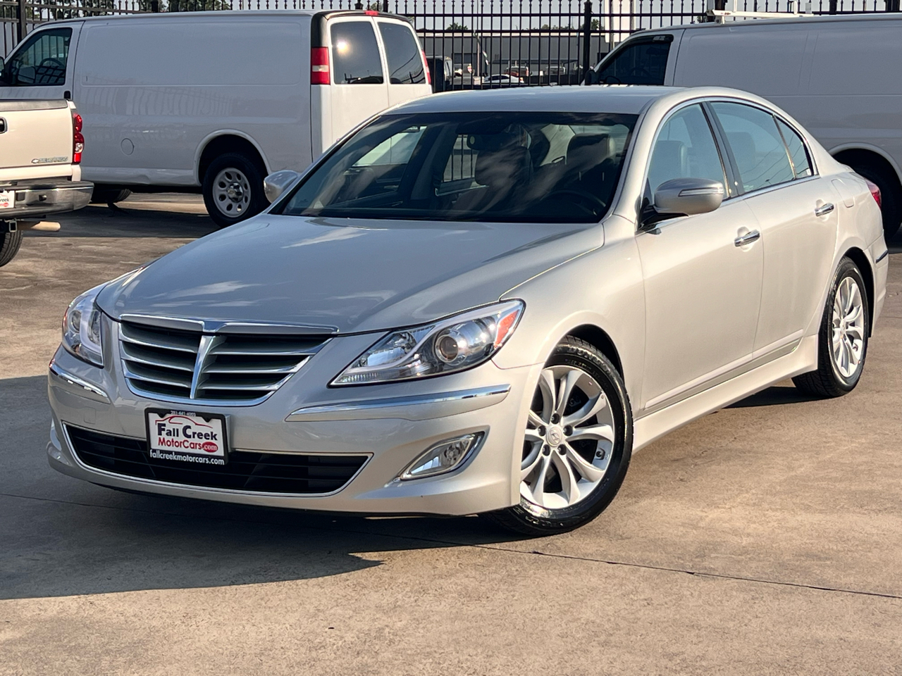 2013 Hyundai Genesis 3.8 photo 2