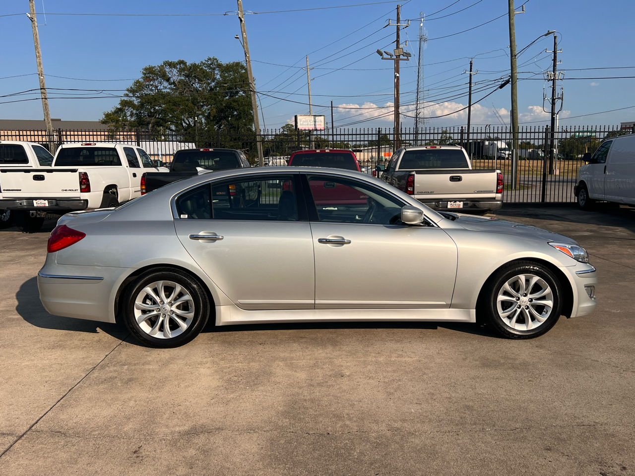 2013 Hyundai Genesis 3.8 photo 5