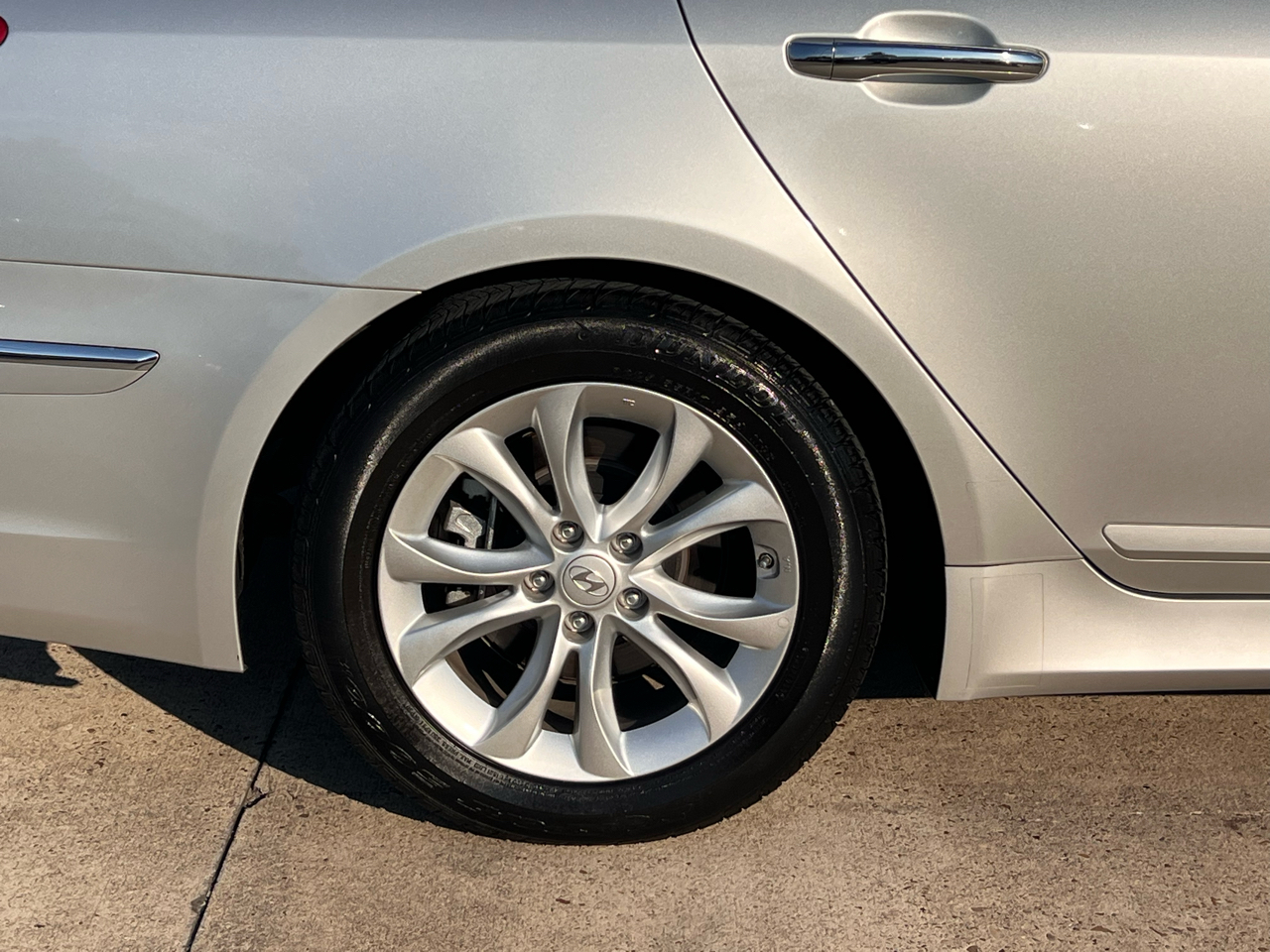 2013 Hyundai Genesis 3.8 photo 16