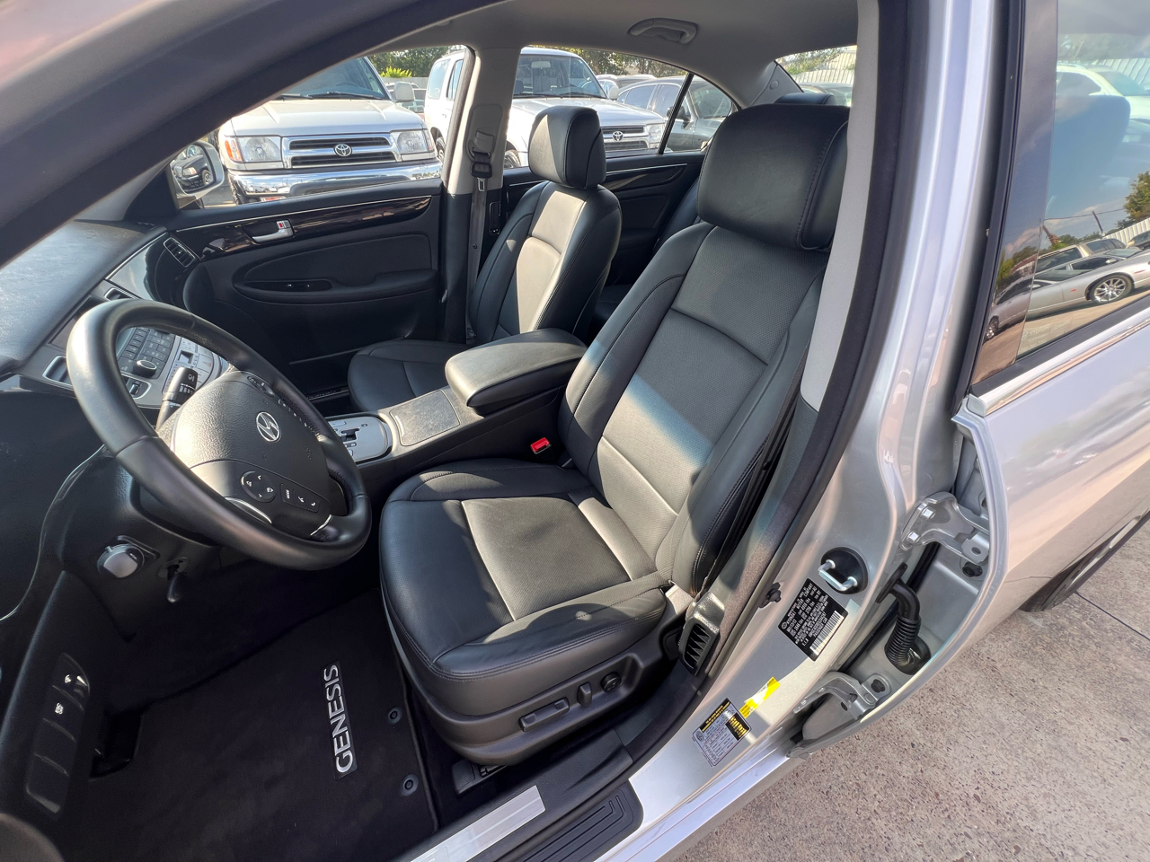 2013 Hyundai Genesis 3.8 photo 28