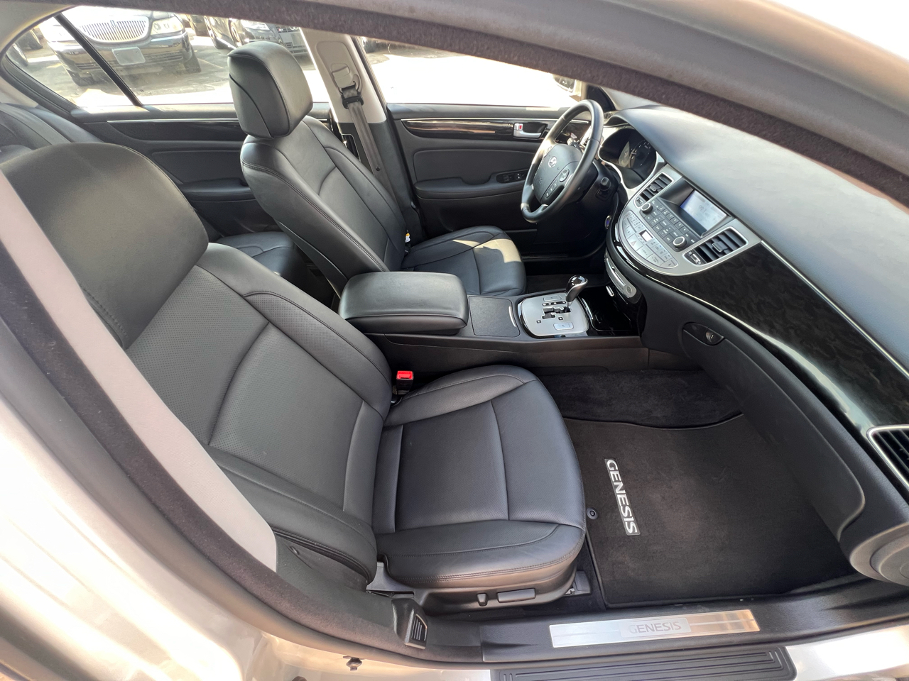 2013 Hyundai Genesis 3.8 photo 34