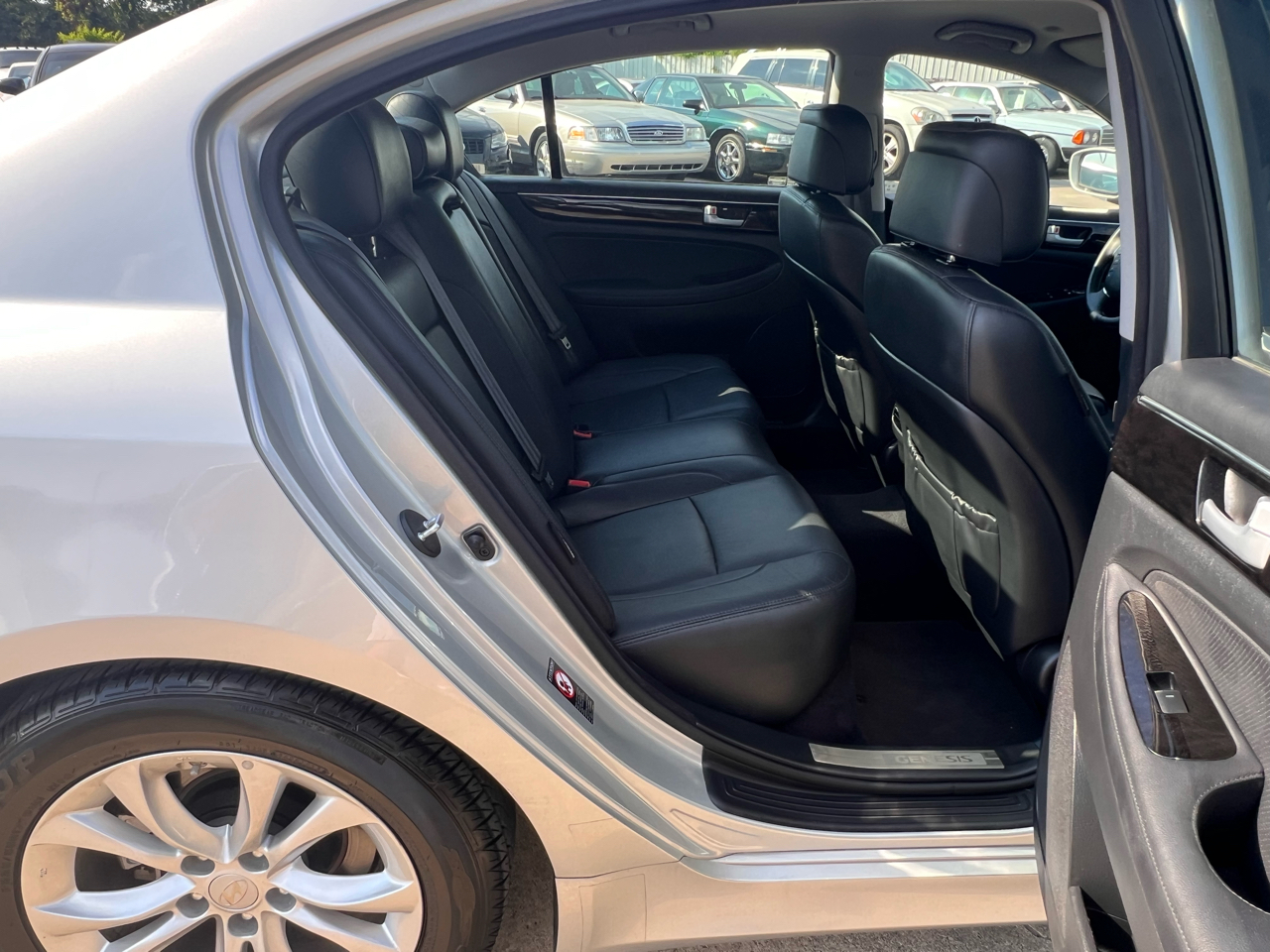 2013 Hyundai Genesis 3.8 photo 36