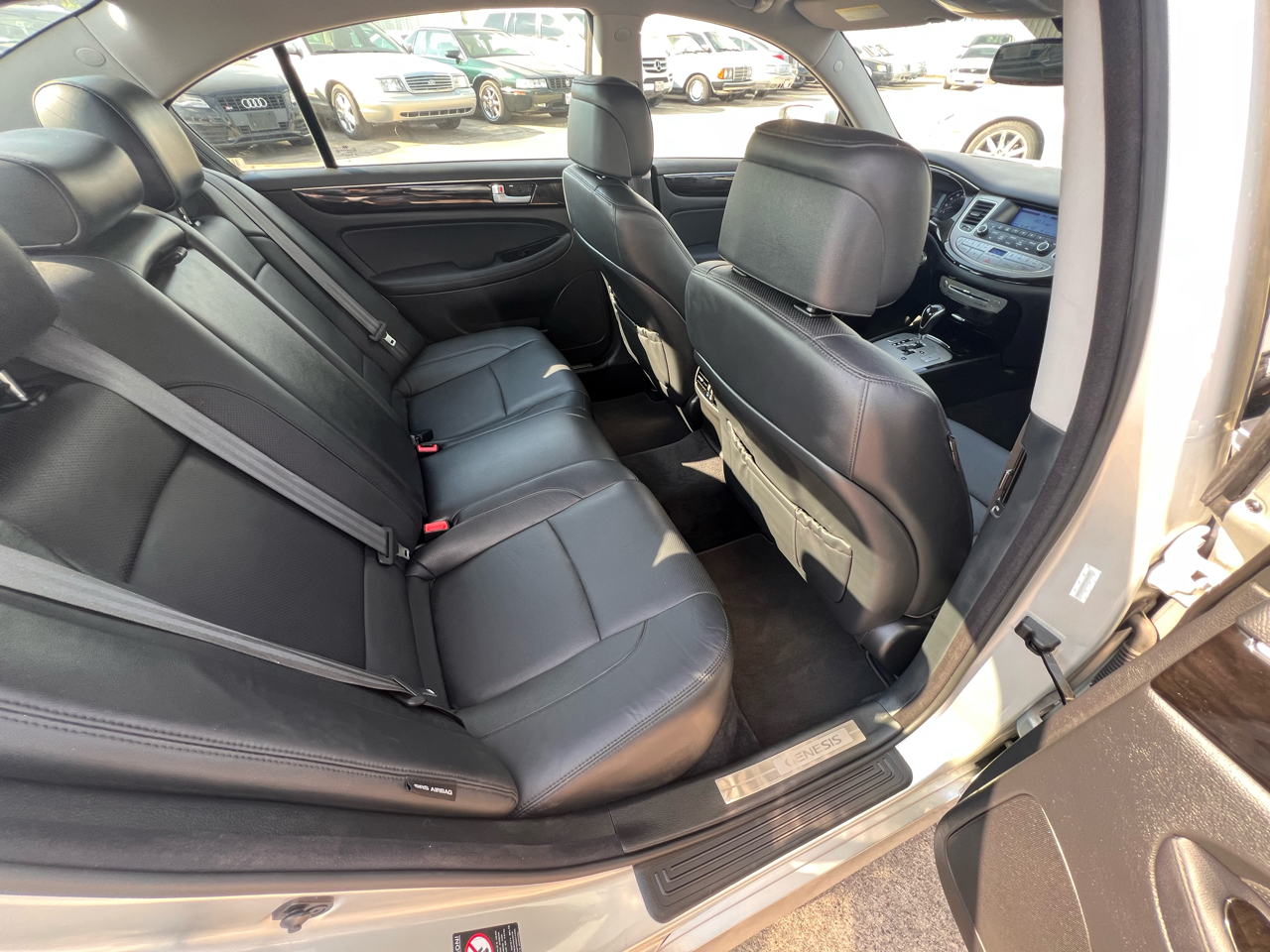 2013 Hyundai Genesis 3.8 photo 38