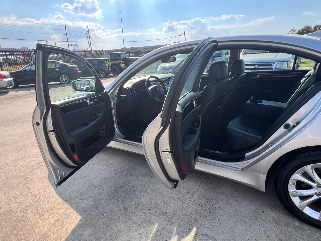 2013 Hyundai Genesis 3.8 photo 46
