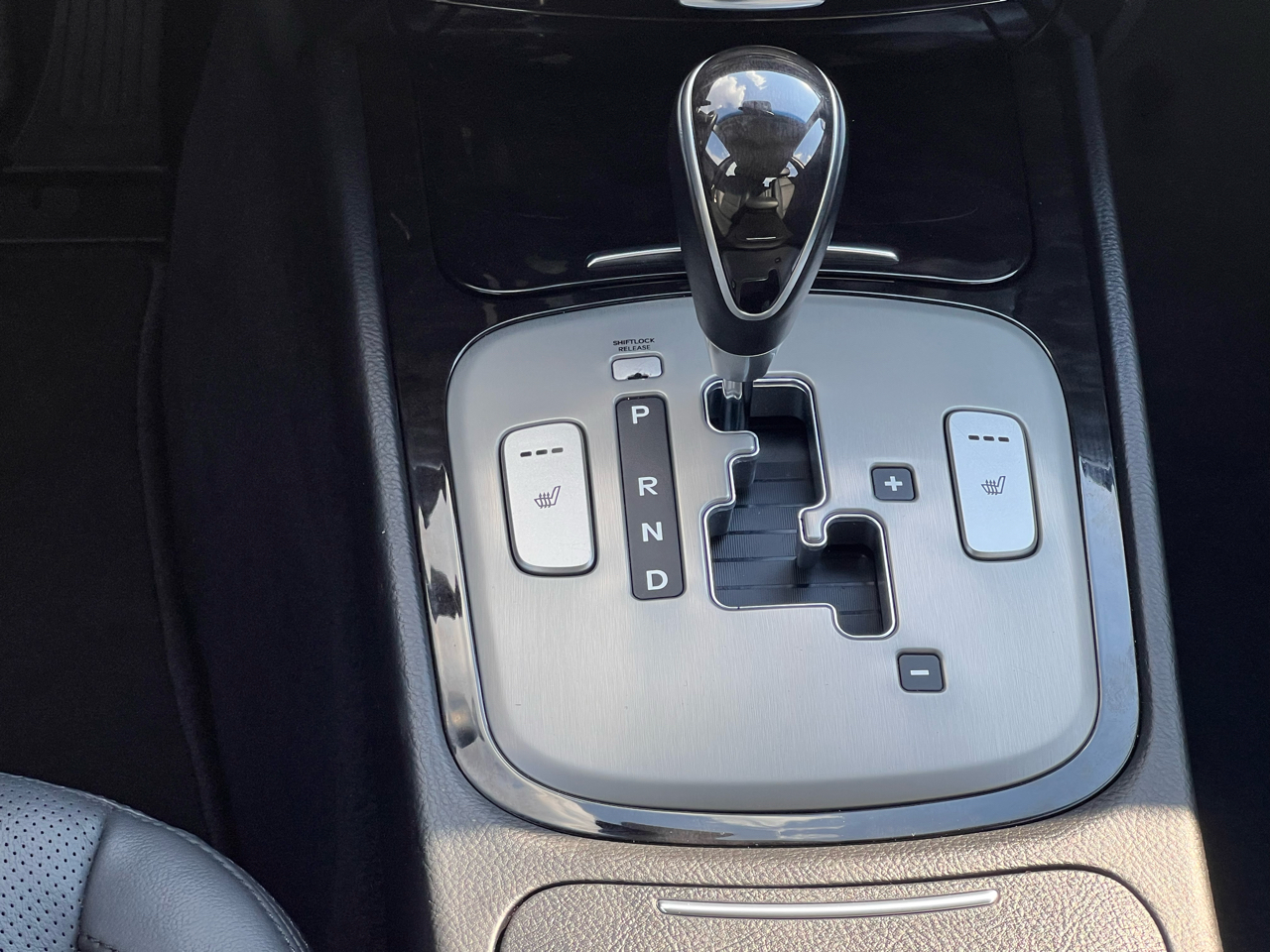 2013 Hyundai Genesis 3.8 photo 54