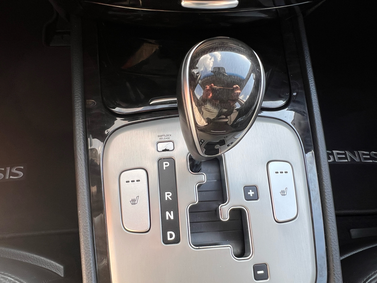 2013 Hyundai Genesis 3.8 photo 61