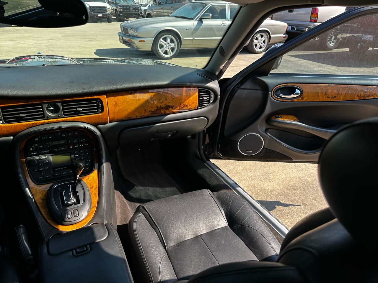 2003 Jaguar XJ XJR Supercharged photo 40
