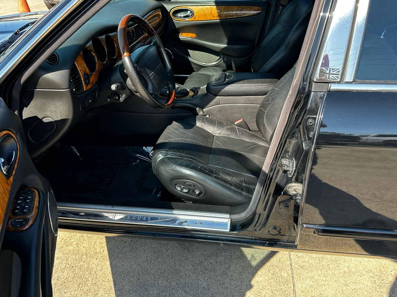 2003 Jaguar XJ XJR Supercharged photo 23
