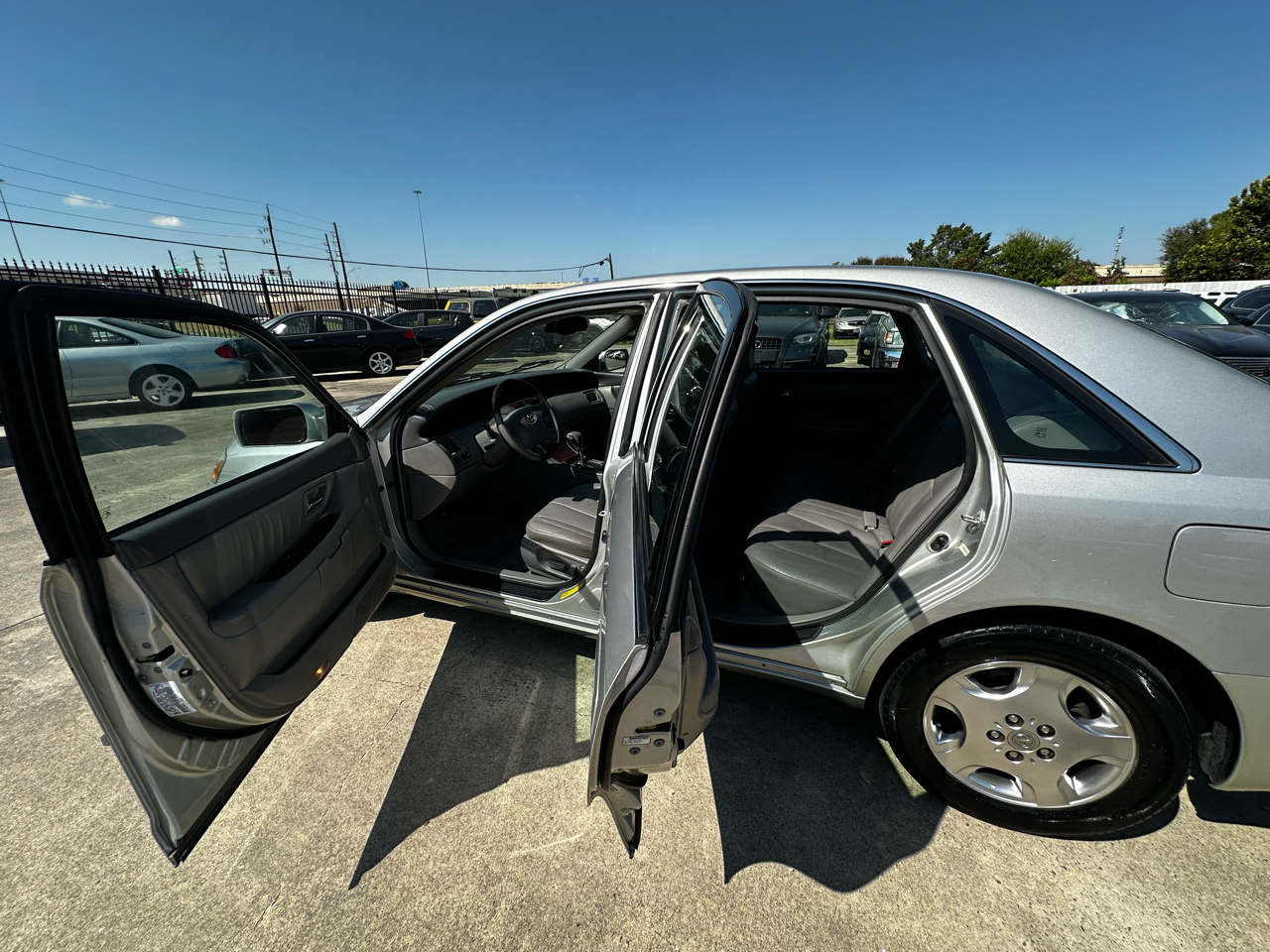 2003 Toyota Avalon XLS photo 13