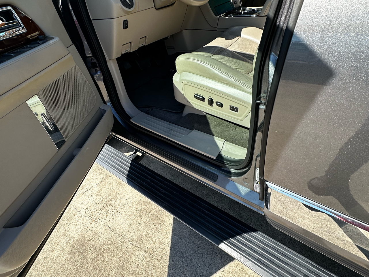 Lincoln Navigator 2WD 2012