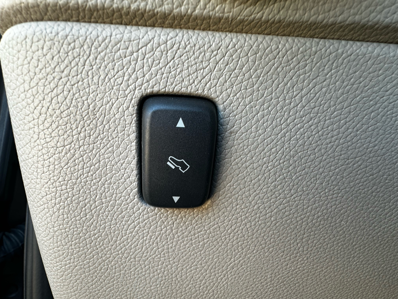 Lincoln Navigator 2WD 2012