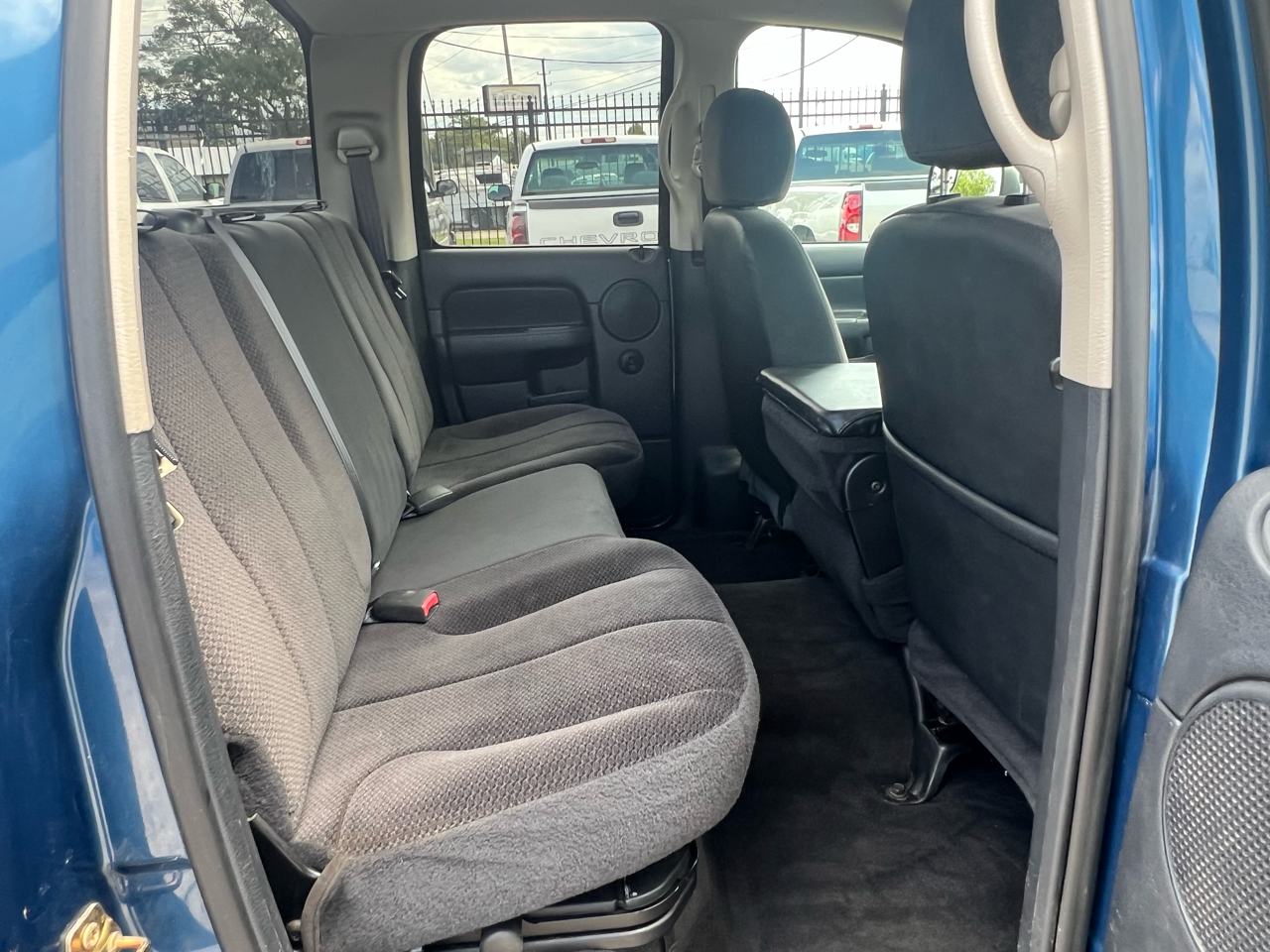 Dodge Ram 2500 SLT Quad Cab 2WD 2003 Dodge Ram 2500 SLT Quad Cab 2WD 2003